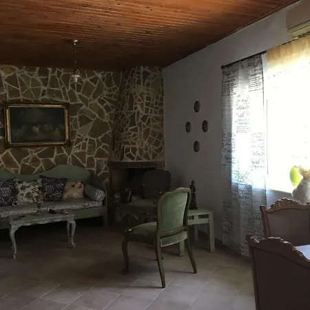 Livadia Arg & Geo Elafonisi Holiday home *
