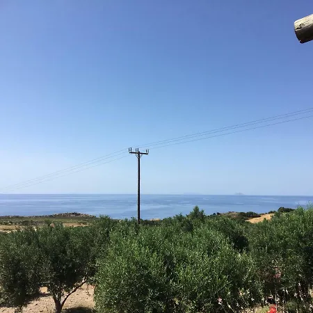 Livadia Arg & Geo Elafonisi Holiday home *