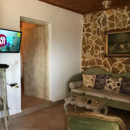 Livadia Arg & Geo Elafonisi Holiday home *